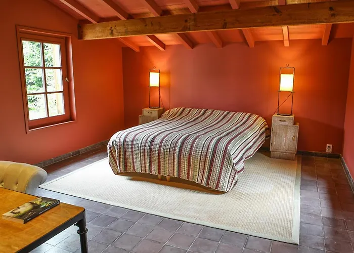 Les Maisons Des Soeurs בית הארחה סן-ז'וליין-אן-בורן